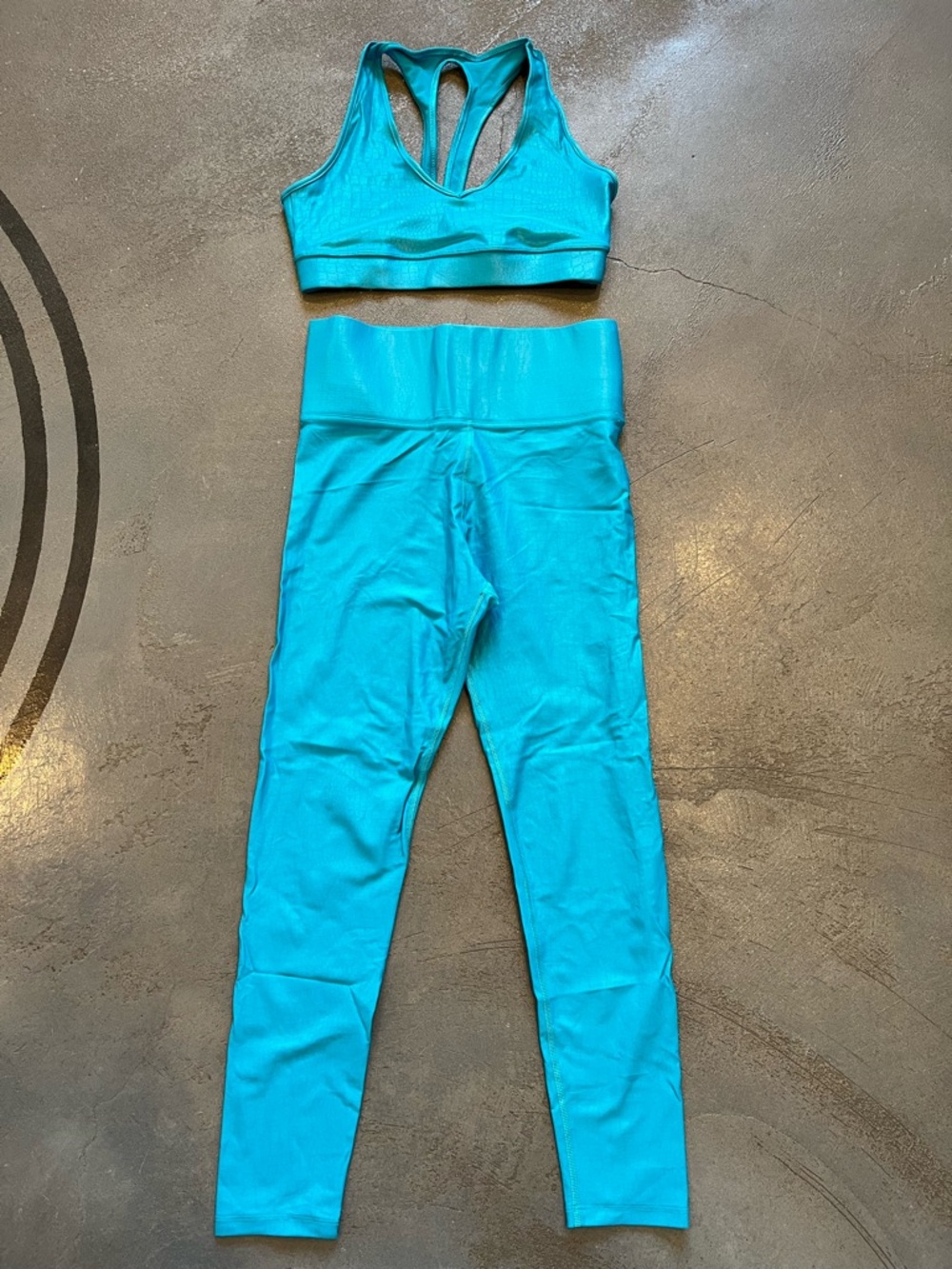 Carbon38 Bright Turquoise Sports Bra & Leggings Set